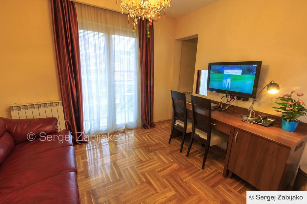 Hotel M Ποντγορίτσα Δωμάτιο φωτογραφία