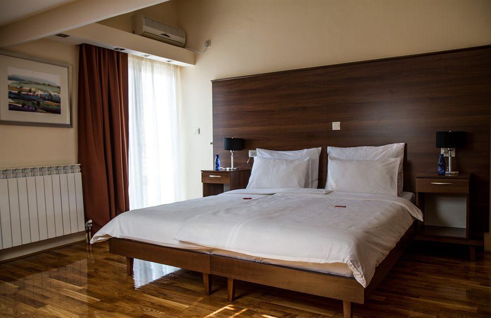 Hotel M Ποντγορίτσα Εξωτερικό φωτογραφία