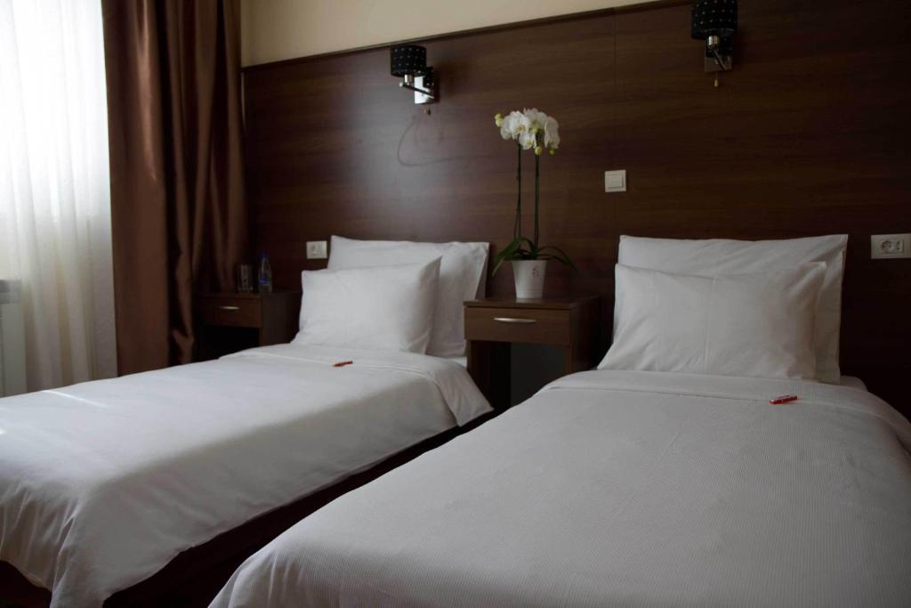 Hotel M Ποντγορίτσα Δωμάτιο φωτογραφία