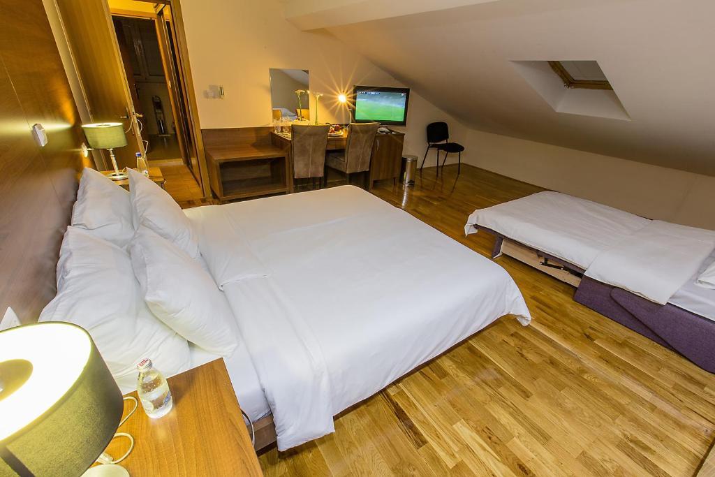 Hotel M Ποντγορίτσα Εξωτερικό φωτογραφία
