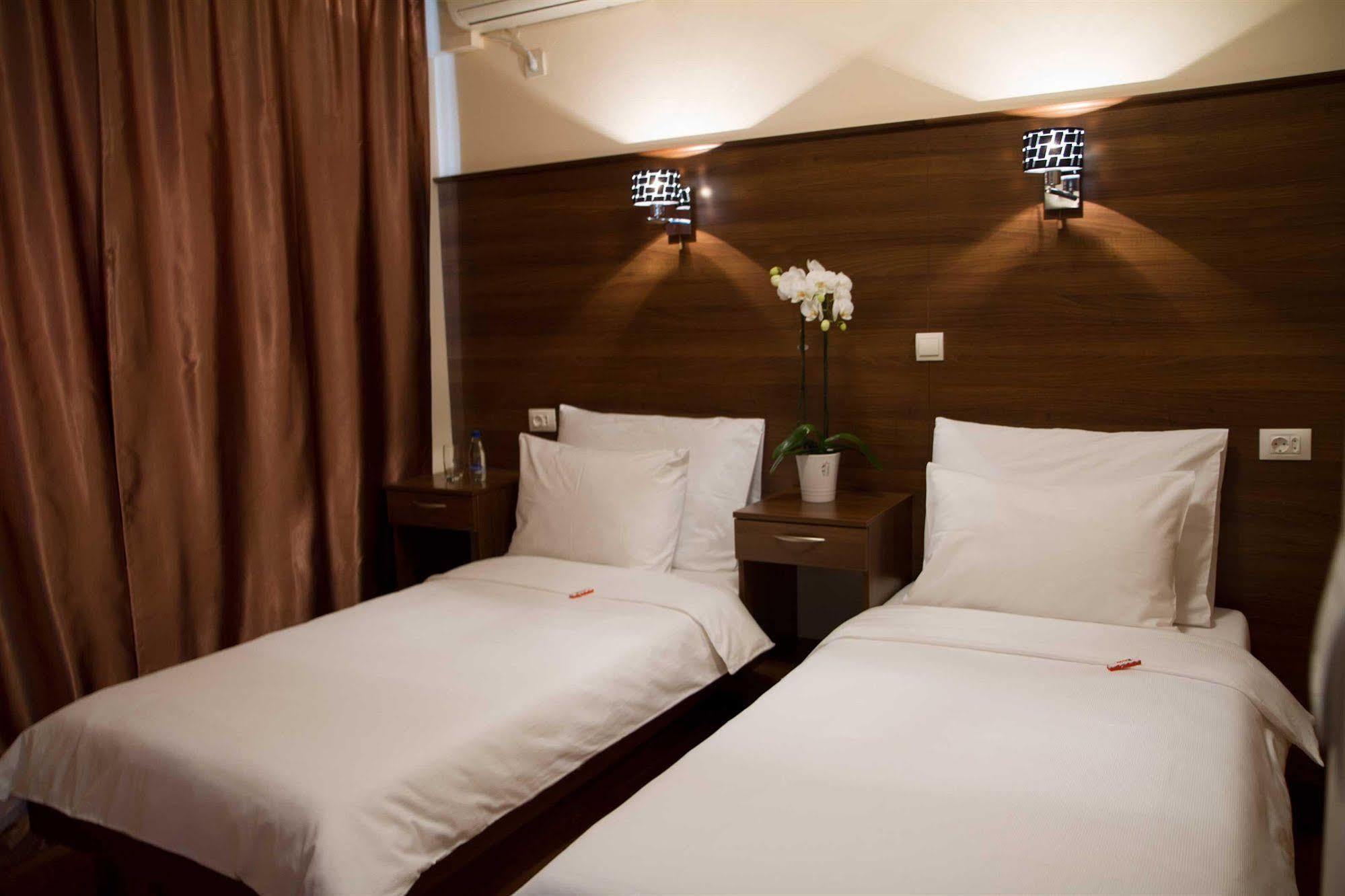 Hotel M Ποντγορίτσα Εξωτερικό φωτογραφία