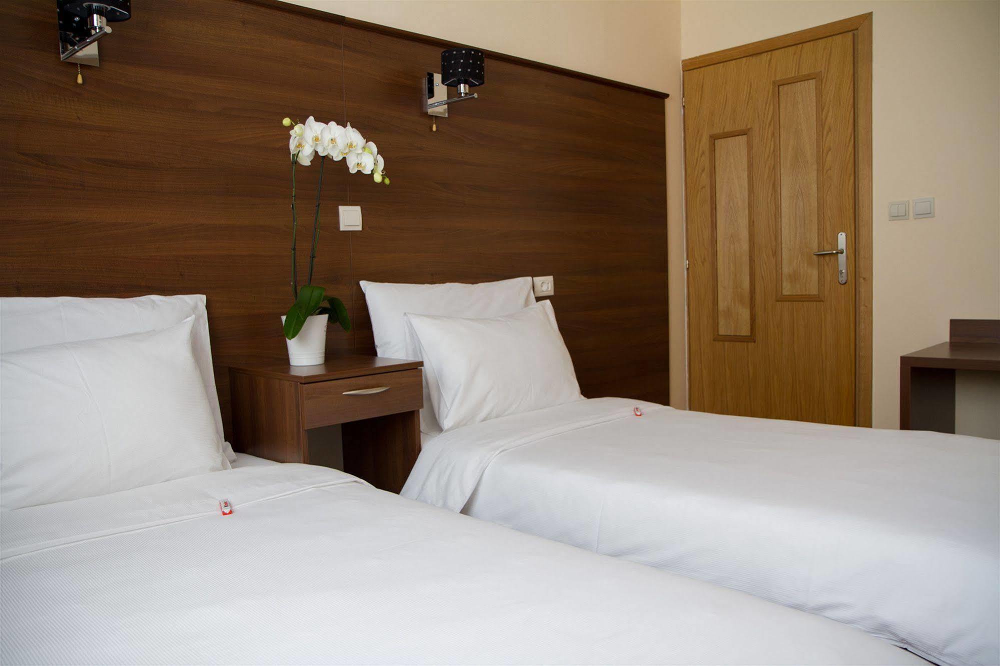 Hotel M Ποντγορίτσα Εξωτερικό φωτογραφία