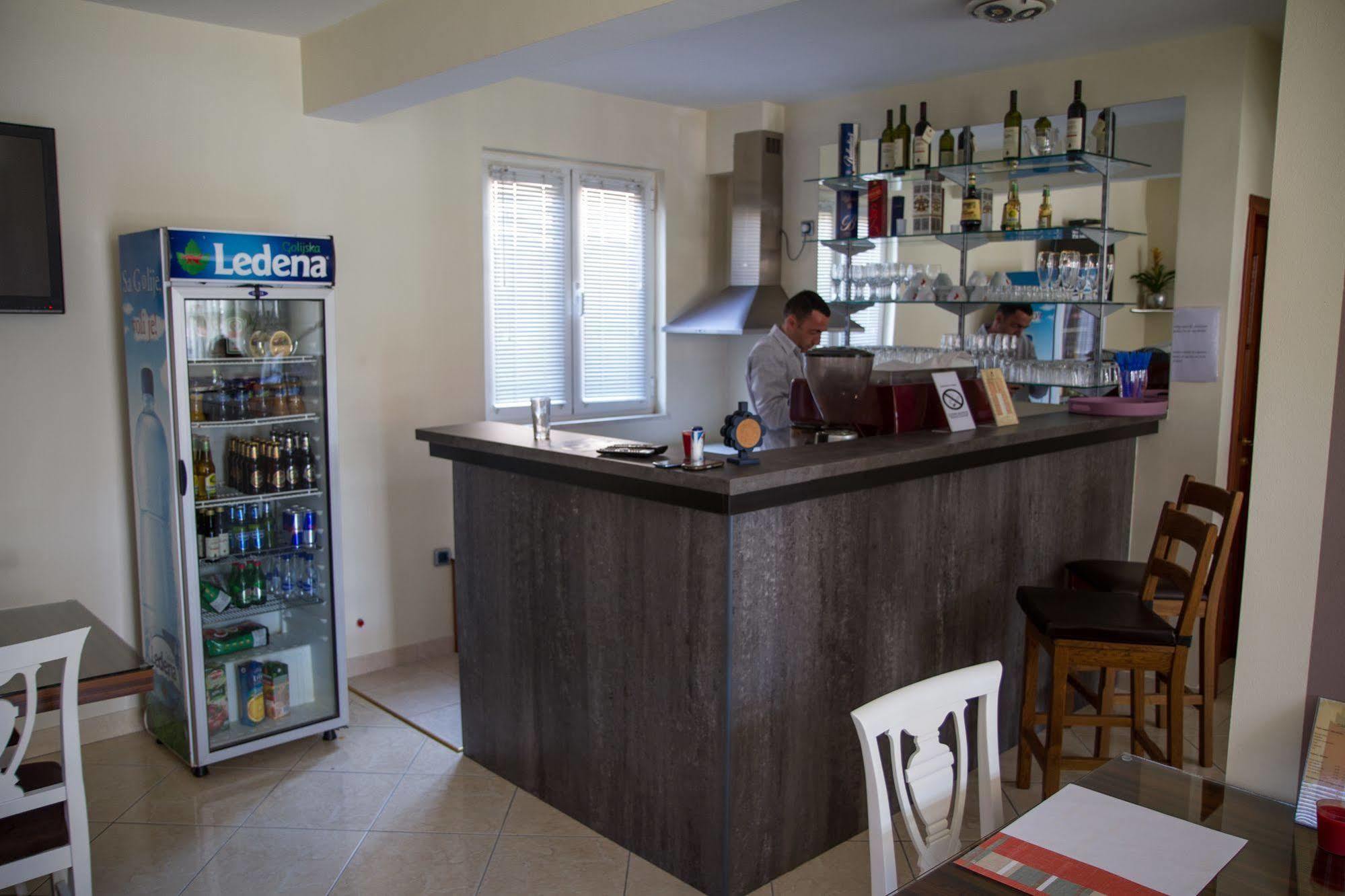 Hotel M Ποντγορίτσα Εξωτερικό φωτογραφία