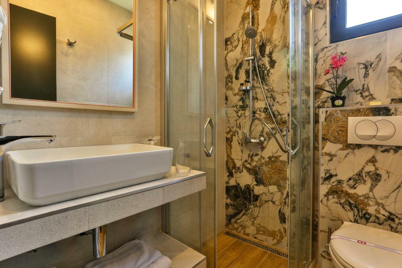 Hotel M Ποντγορίτσα Εξωτερικό φωτογραφία